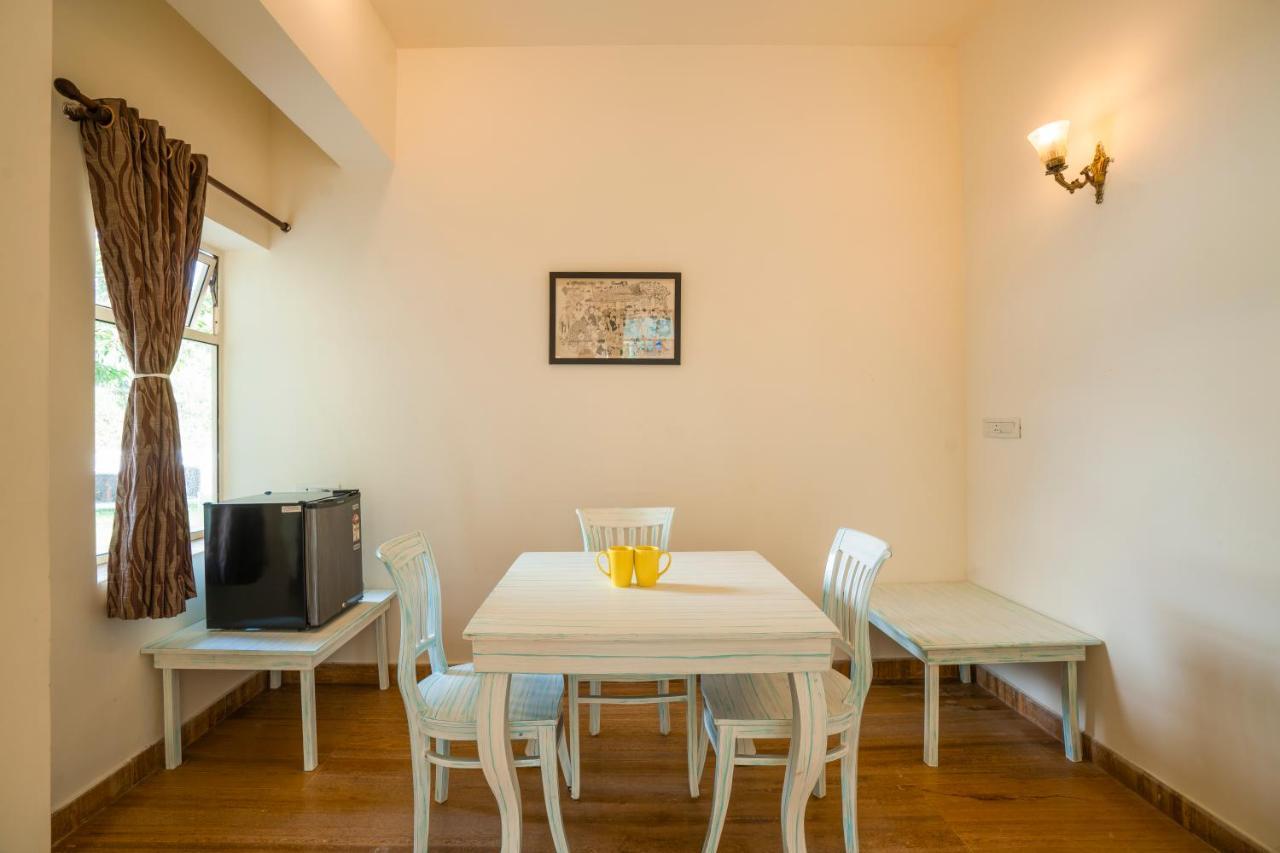 Moustache Goa Luxuria Hostel วากาตอร์ ภายนอก รูปภาพ