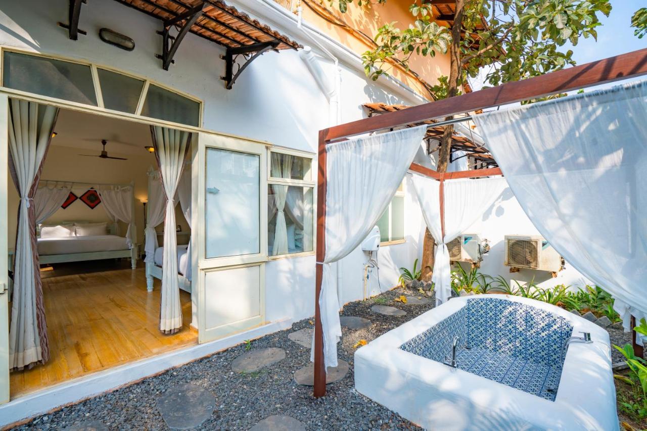 Moustache Goa Luxuria Hostel วากาตอร์ ภายนอก รูปภาพ