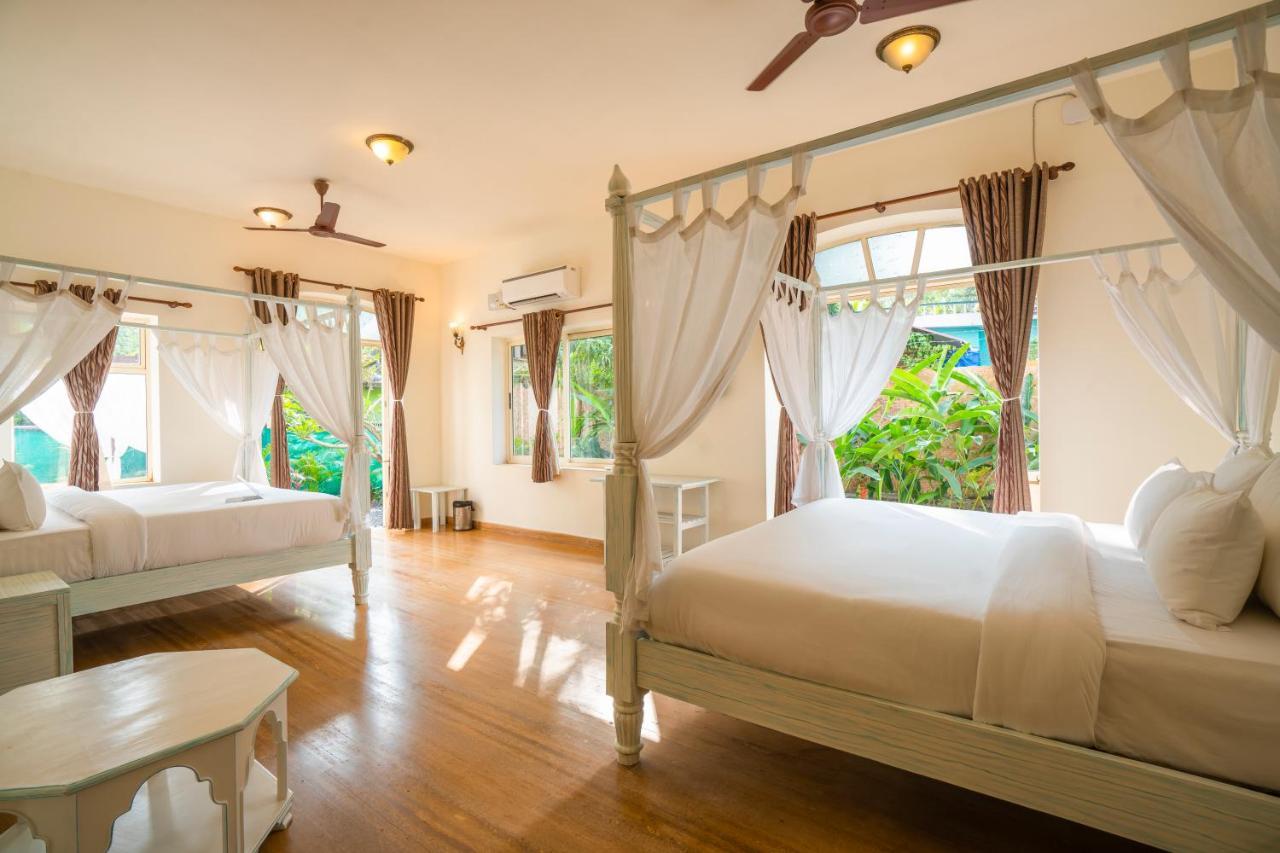 Moustache Goa Luxuria Hostel วากาตอร์ ภายนอก รูปภาพ