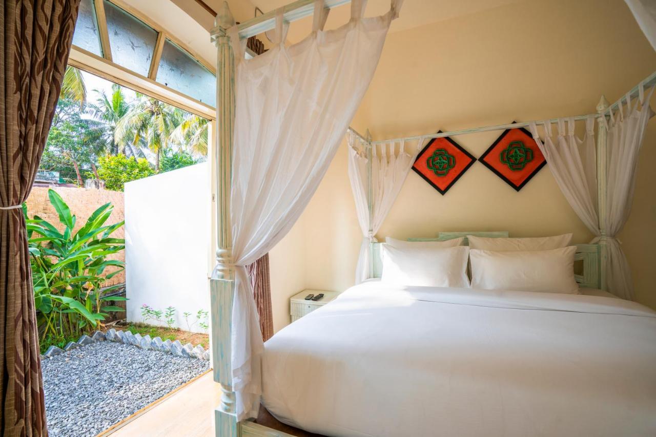Moustache Goa Luxuria Hostel วากาตอร์ ภายนอก รูปภาพ