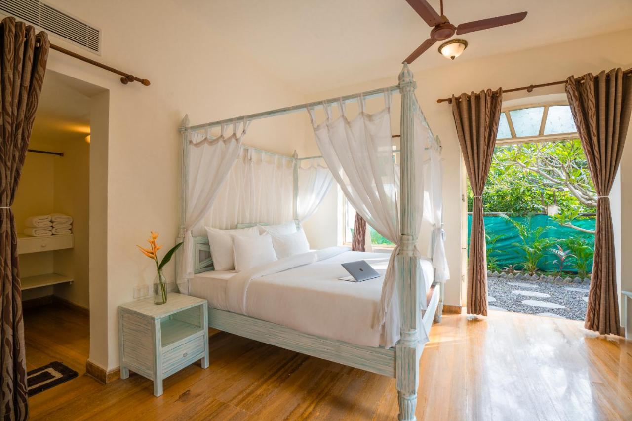 Moustache Goa Luxuria Hostel วากาตอร์ ภายนอก รูปภาพ