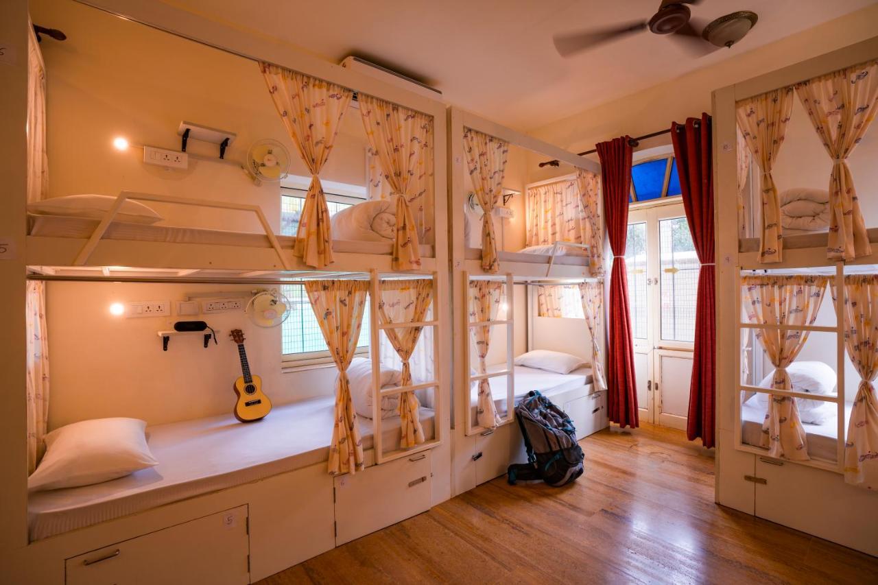 Moustache Goa Luxuria Hostel วากาตอร์ ภายนอก รูปภาพ