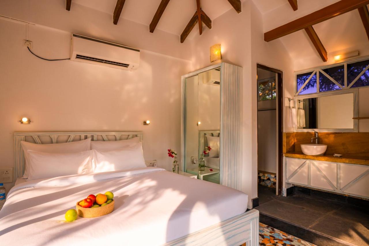 Moustache Goa Luxuria Hostel วากาตอร์ ภายนอก รูปภาพ