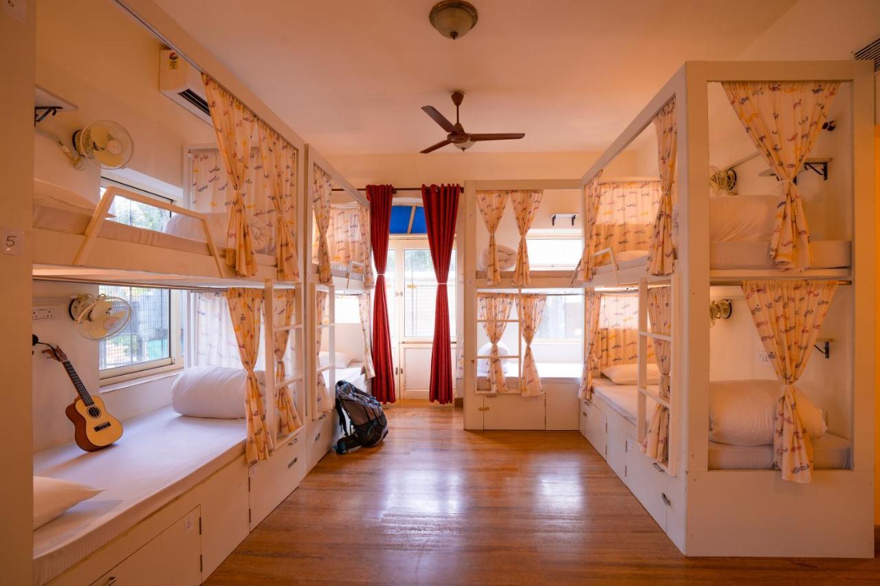 Moustache Goa Luxuria Hostel วากาตอร์ ภายนอก รูปภาพ
