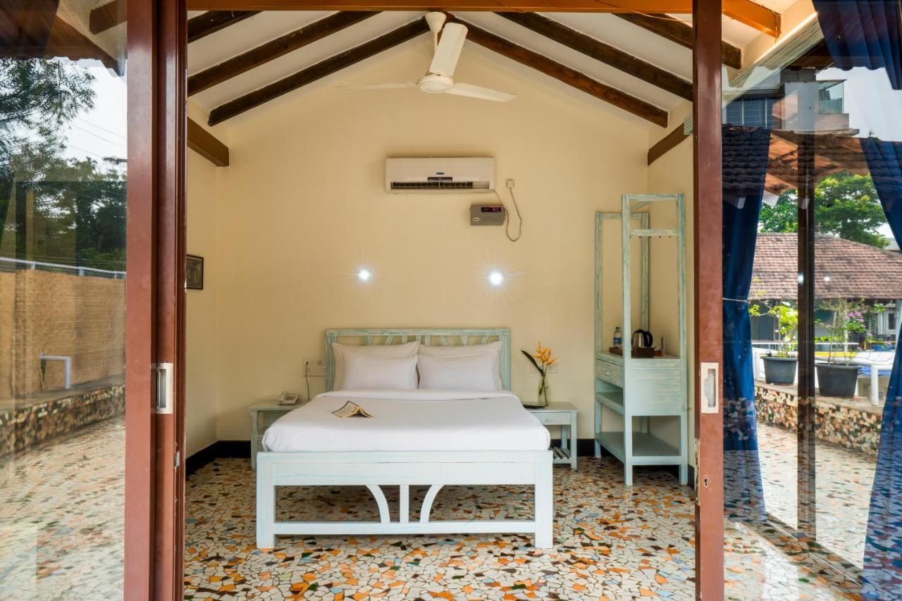 Moustache Goa Luxuria Hostel วากาตอร์ ภายนอก รูปภาพ