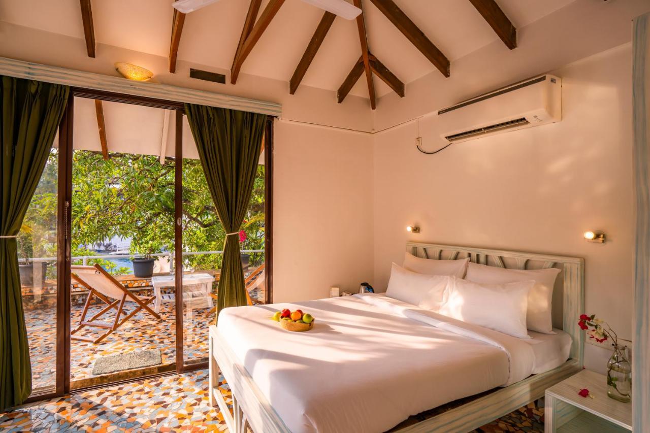 Moustache Goa Luxuria Hostel วากาตอร์ ภายนอก รูปภาพ