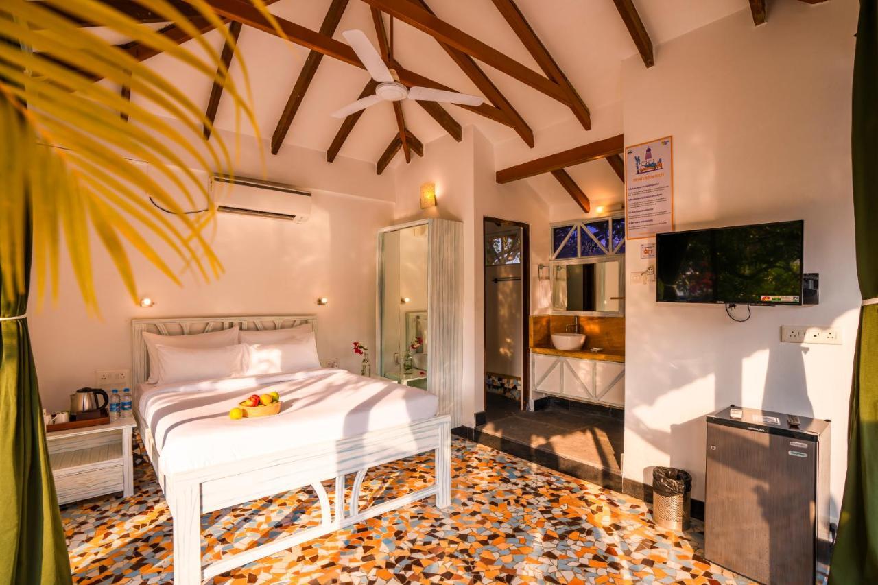 Moustache Goa Luxuria Hostel วากาตอร์ ภายนอก รูปภาพ