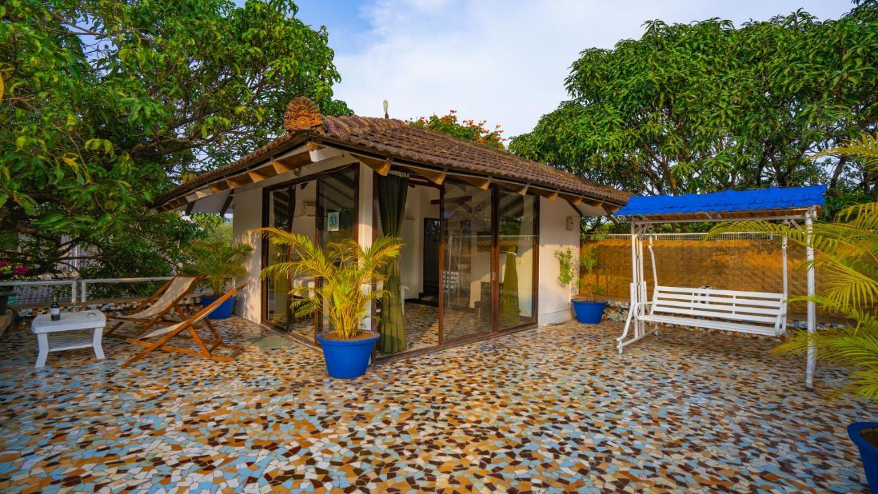 Moustache Goa Luxuria Hostel วากาตอร์ ภายนอก รูปภาพ