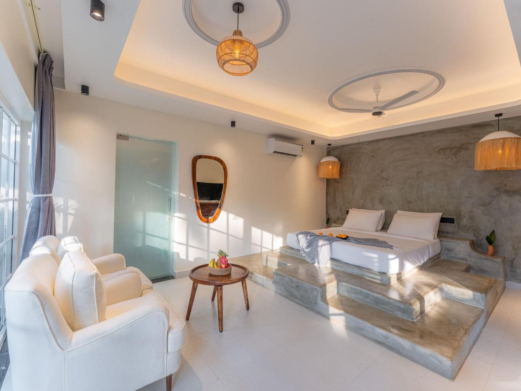 Moustache Goa Luxuria Hostel วากาตอร์ ภายนอก รูปภาพ